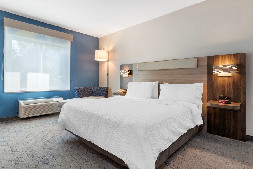 More Photos Of 2965 E Main St, Alice Hotel For Sale