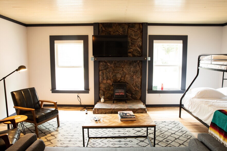 More Photos Of 26955 State Route 1, Tomales Storefront Retail Residential For Lease