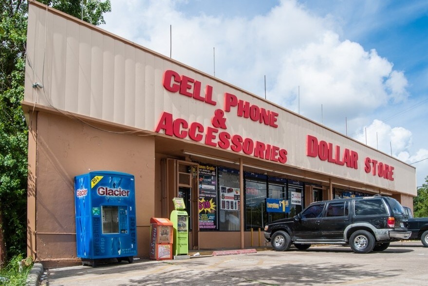 More Photos Of 4906 Harrisburg Blvd, Houston Storefront For Sale