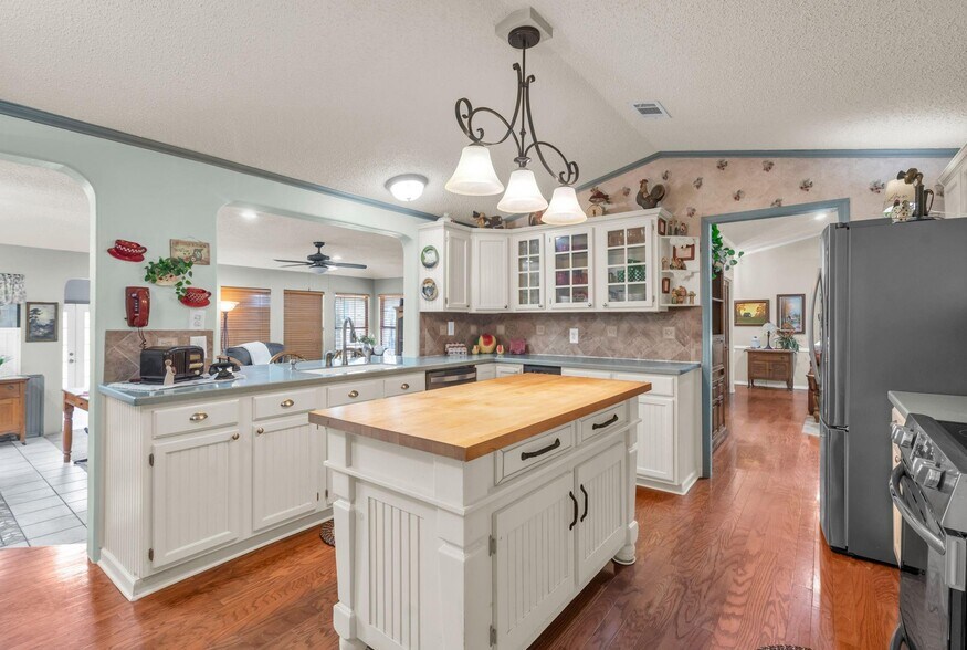 More Photos Of 103 Roundabout Ln, Huntsville Specialty For Sale