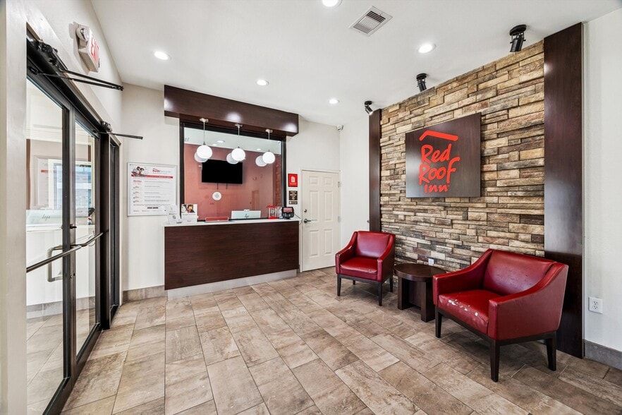 More Photos Of 20543 Interstate 45, Spring Hotel For Sale