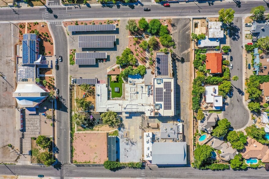 More Photos Of 1600 E Oakey Blvd, Las Vegas Schools For Sale