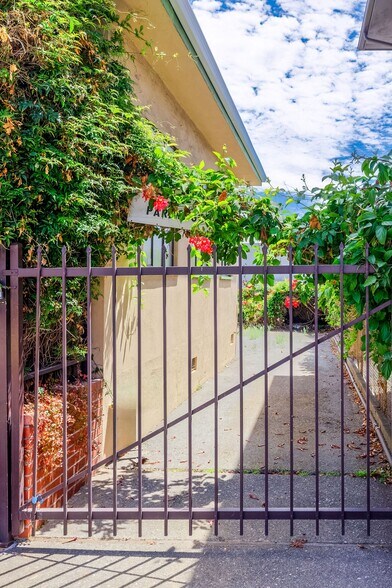 More Photos Of 2944 Webster St, Oakland Office For Sale