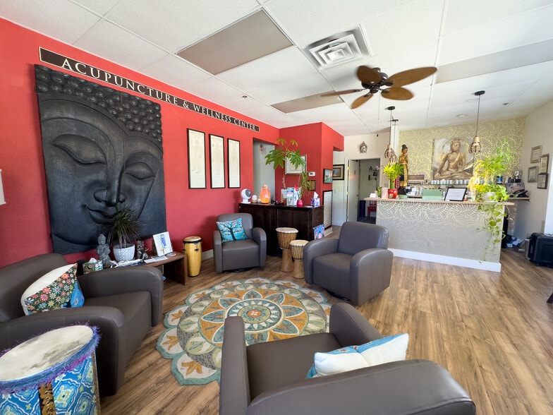 More Photos Of 77682 Country Club Dr, Palm Desert General Retail For Sale