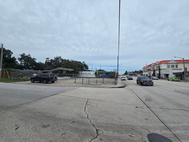 More Photos Of 1000 N Mills Ave, Orlando Restaurant For Sale