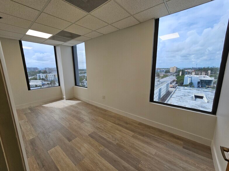 More Photos Of 12550 Biscayne Blvd, North Miami Medical For Sale