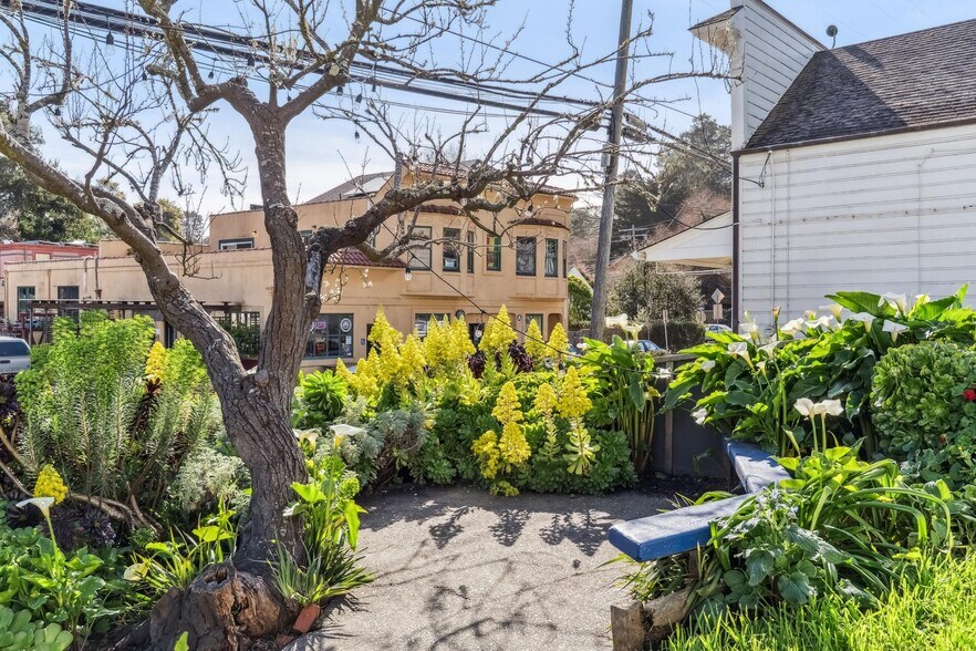 More Photos Of 11 Wharf Rd, Bolinas General Retail For Sale