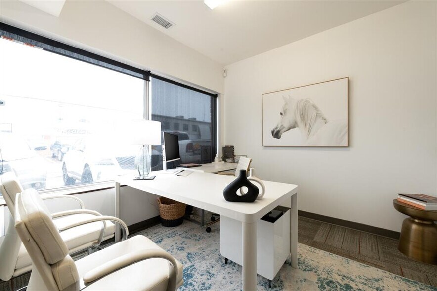 More Photos Of 380 Mackenzie Blvd, Fort McMurray Warehouse For Lease