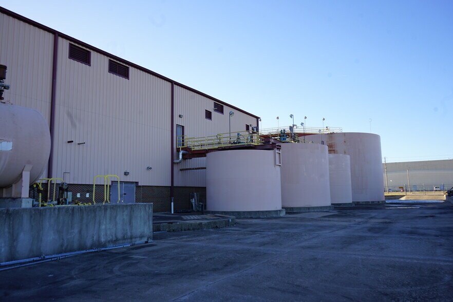 More Photos Of 2030 N Mingo Rd, Tulsa Unknown For Lease