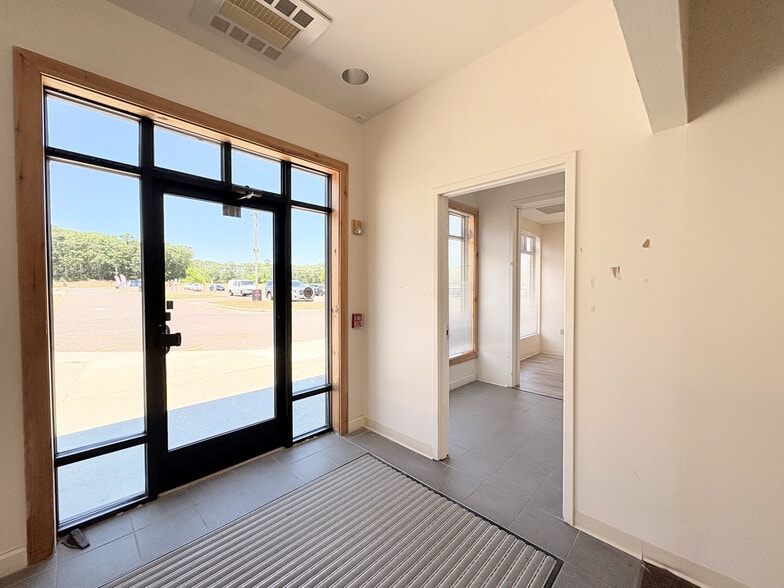 More Photos Of 45 S New York Ave, Galloway Unknown For Lease