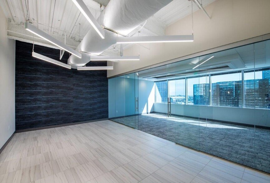 More Photos Of 201 E Kennedy Blvd, Tampa Office For Lease