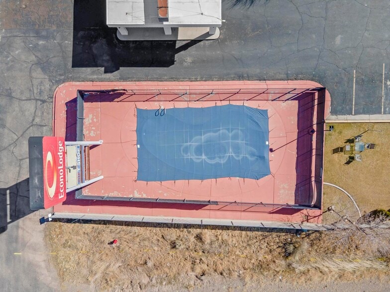 More Photos Of 1225 S State St, Salina Hotel For Sale