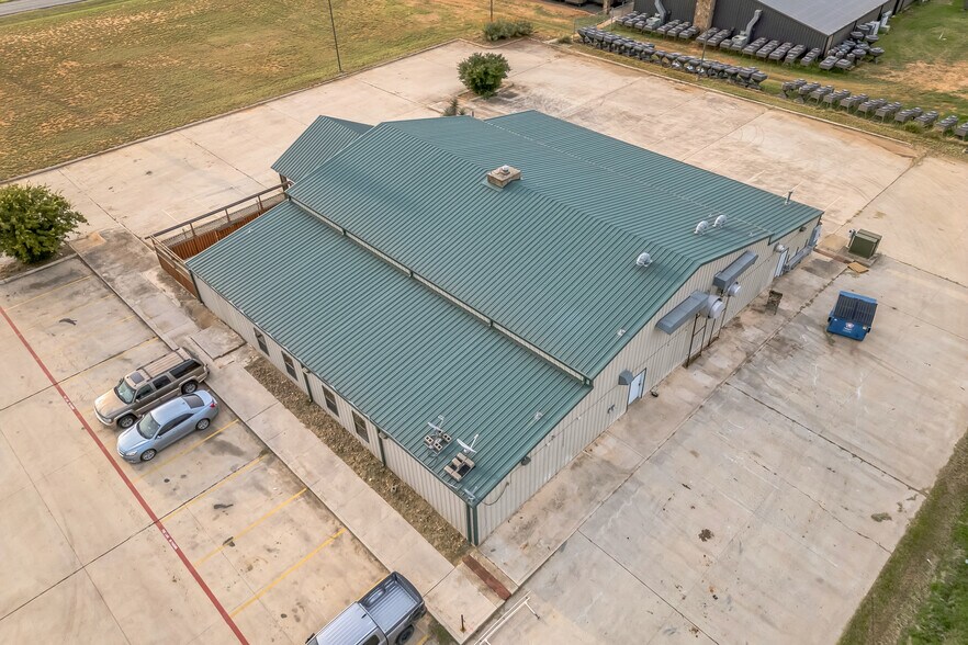 More Photos Of 410 S Interstate 35, Pearsall Storefront Retail Office For Lease