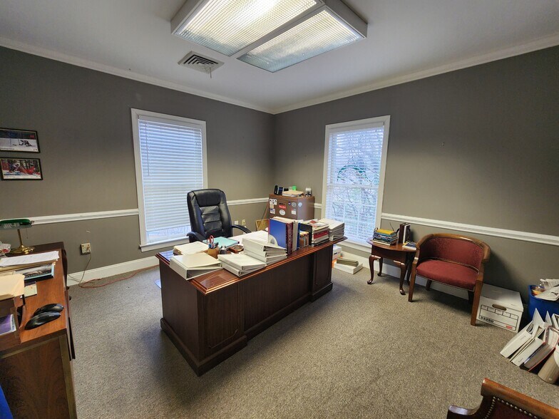 More Photos Of 109C Laurens Rd, Greenville Office Residential For Lease