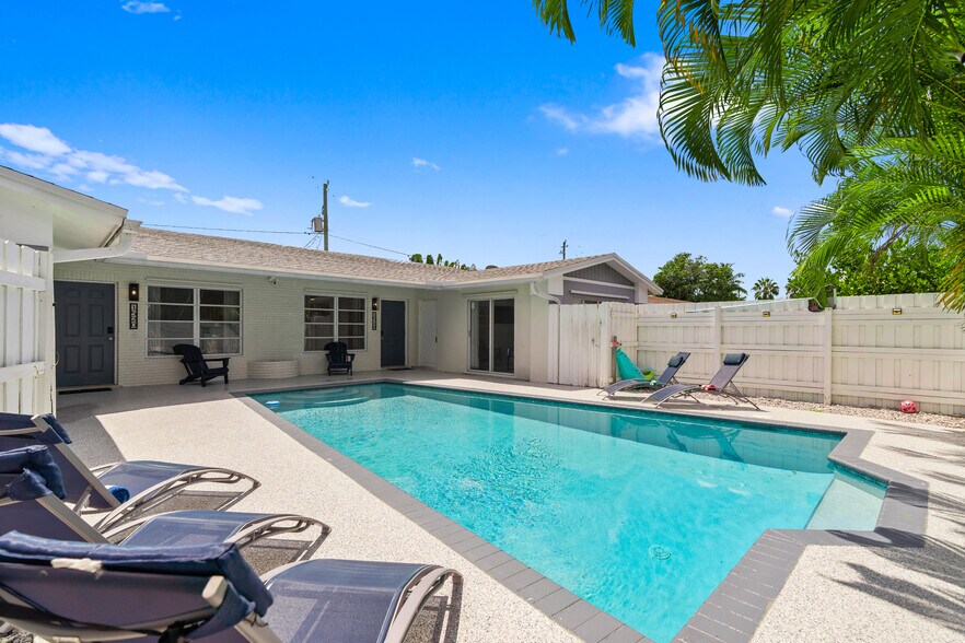 More Photos Of 1520 NE 51st St, Fort Lauderdale Apartments For Sale
