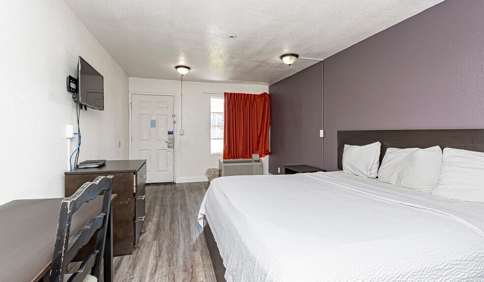 More Photos Of 9999 Gwenadele Ave, Baton Rouge Hotel For Sale