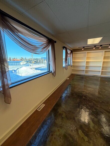 More Photos Of 11113 83 Av, Fort Saskatchewan Warehouse For Sale