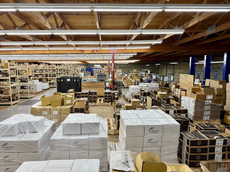 More Photos Of 14965 SW 72nd Ave, Portland Warehouse For Sale
