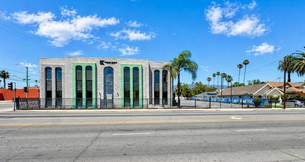More Photos Of 909 N D St, San Bernardino Office For Sale
