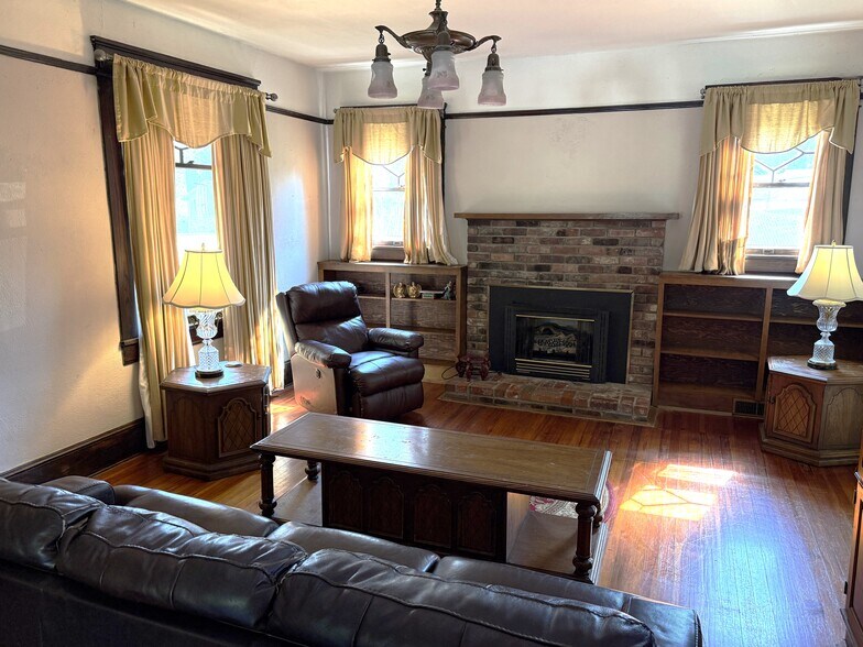 More Photos Of 16 Elk Mountain Rd, Asheville Office For Lease