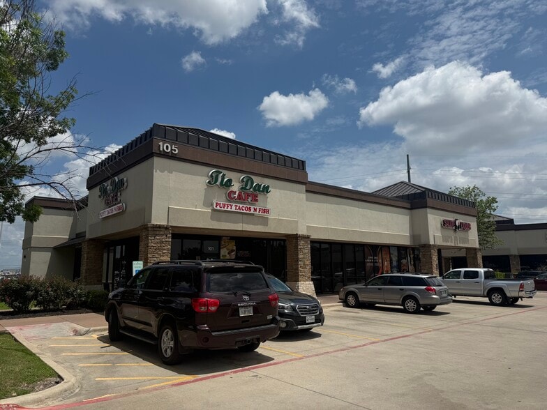 More Photos Of 105 E Old Settlers Blvd, Round Rock Unknown For Lease