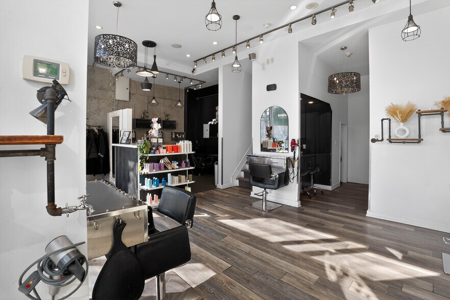 More Photos Of 8 Telegram Mews, Toronto Apartments For Sale