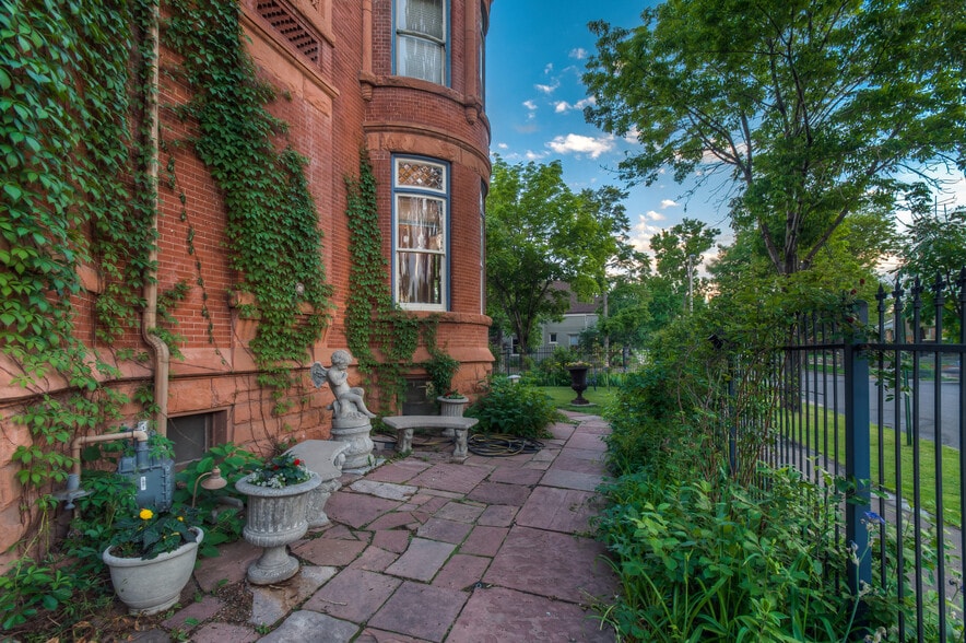 More Photos Of 2555 W 37th Ave, Denver Hospitality For Sale