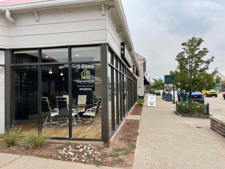 More Photos Of 205 S Main St, Rochester Storefront For Lease