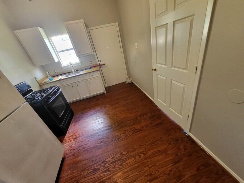 More Photos Of 1905 Chapman St, Houston Apartments For Lease