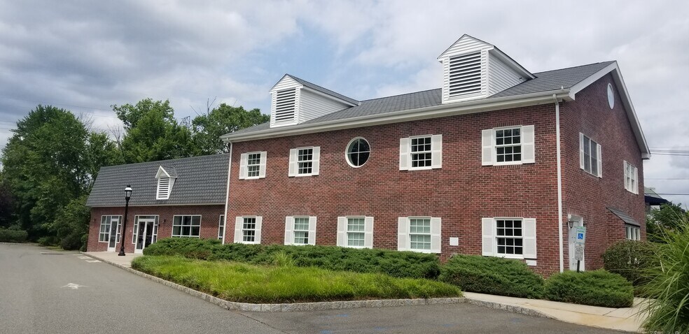 More Photos Of 551 Passaic Ave, West Caldwell Freestanding For Lease