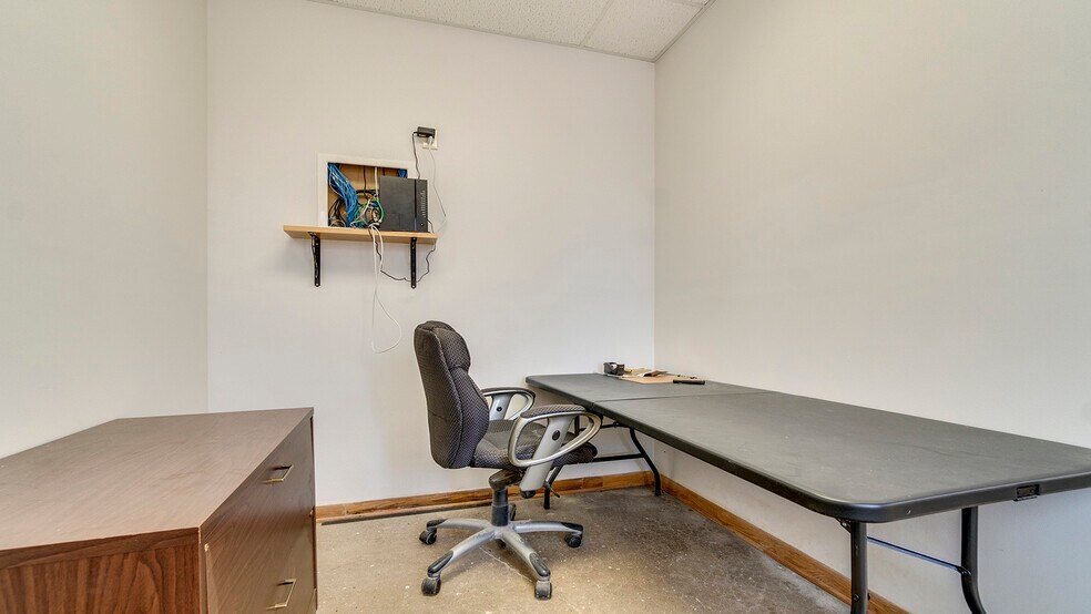 More Photos Of 101 N Washington St, Hanover Warehouse For Sale