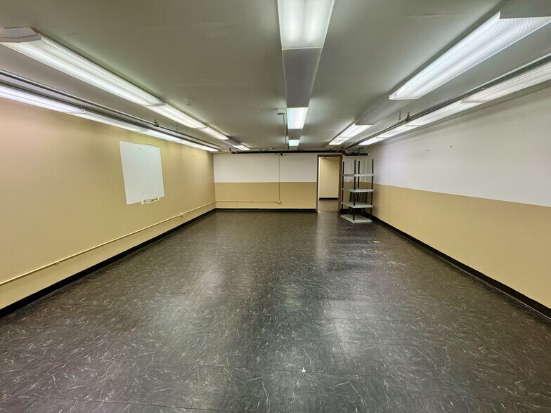 More Photos Of 4180 W Broadway Ave, Robbinsdale Storefront Retail Office For Lease