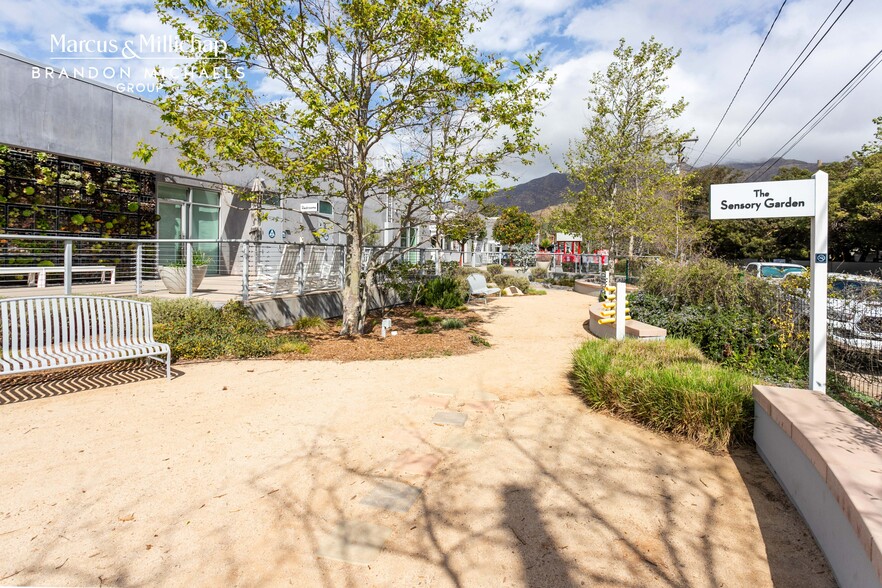 More Photos Of 23401 Civic Center Way, Malibu Restaurant For Sale