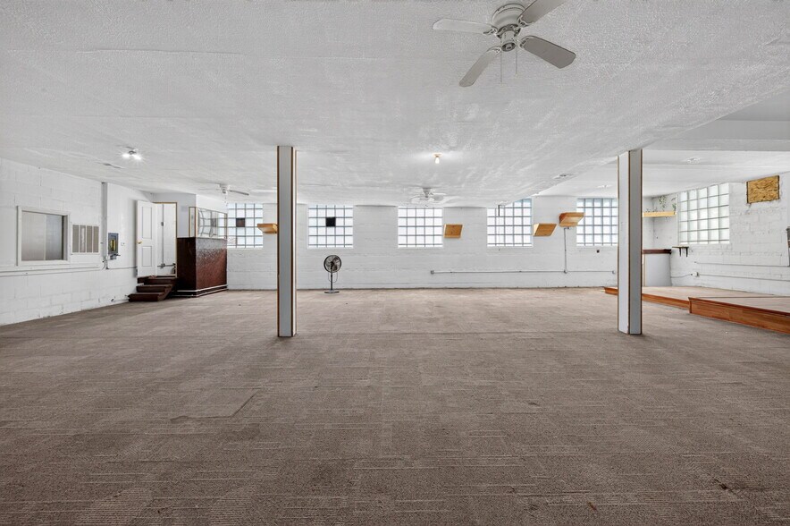 More Photos Of 7828 S Claremont Ave, Chicago Warehouse For Sale