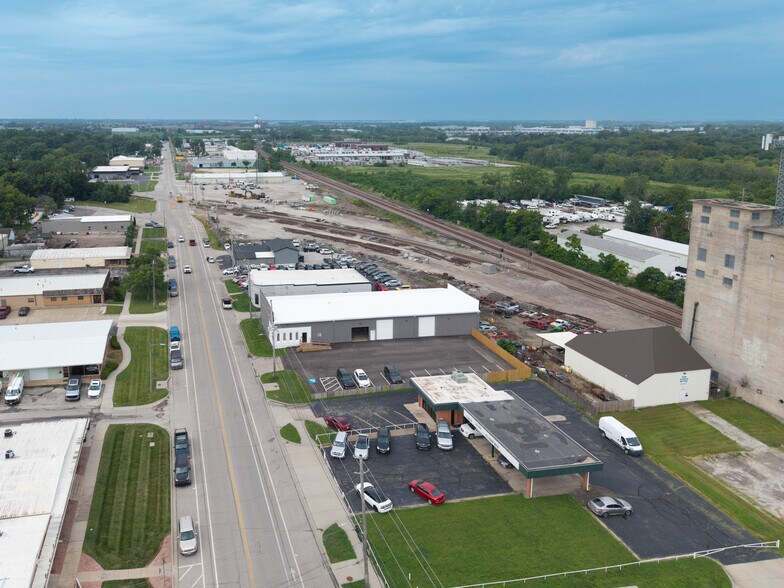 More Photos Of 415 S Kansas Ave, Olathe Warehouse For Lease