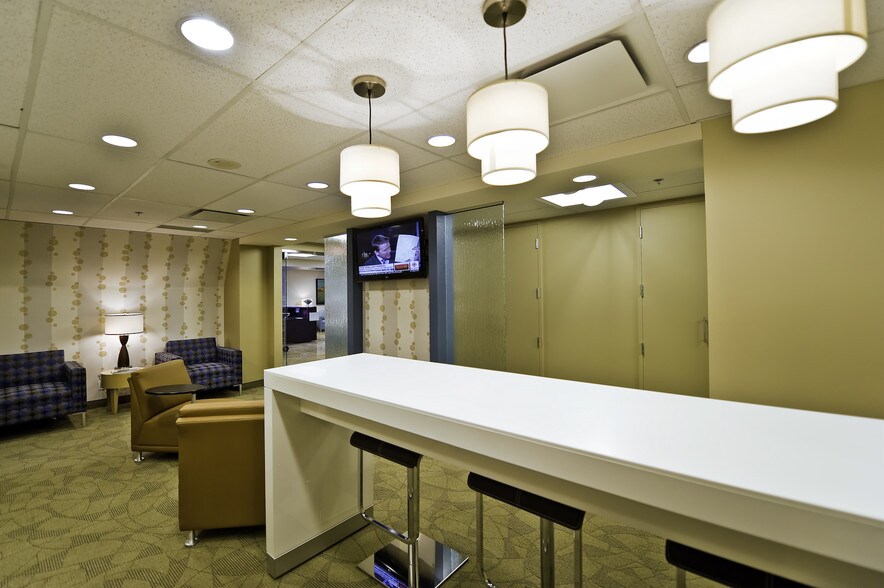 More Photos Of 1 Rideau St, Ottawa Coworking Space