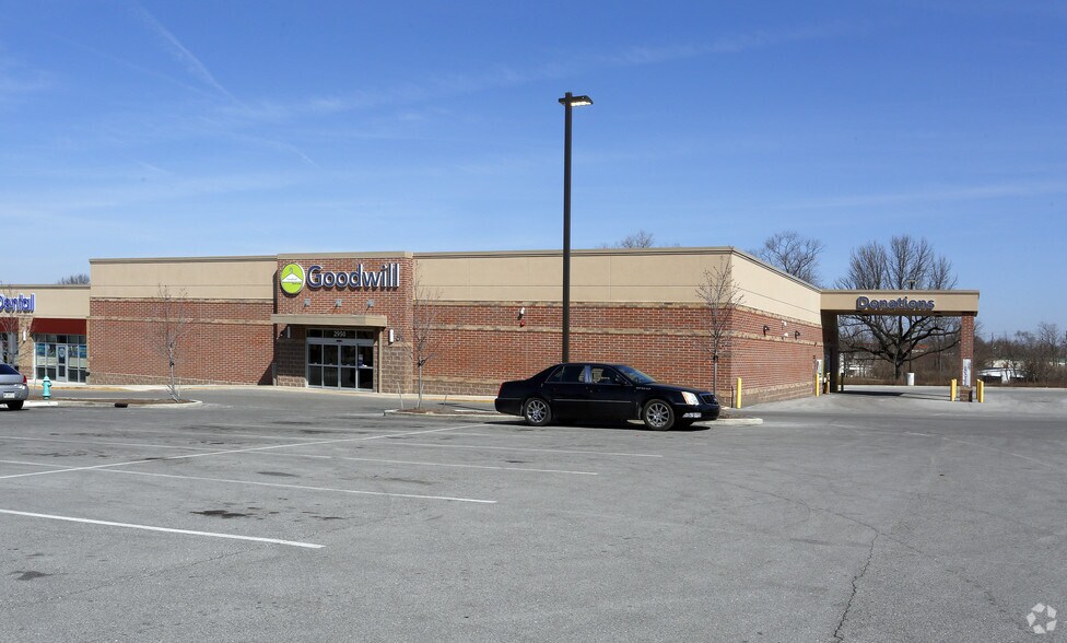 More Photos Of 2930 E 38th St, Indianapolis Unknown For Lease