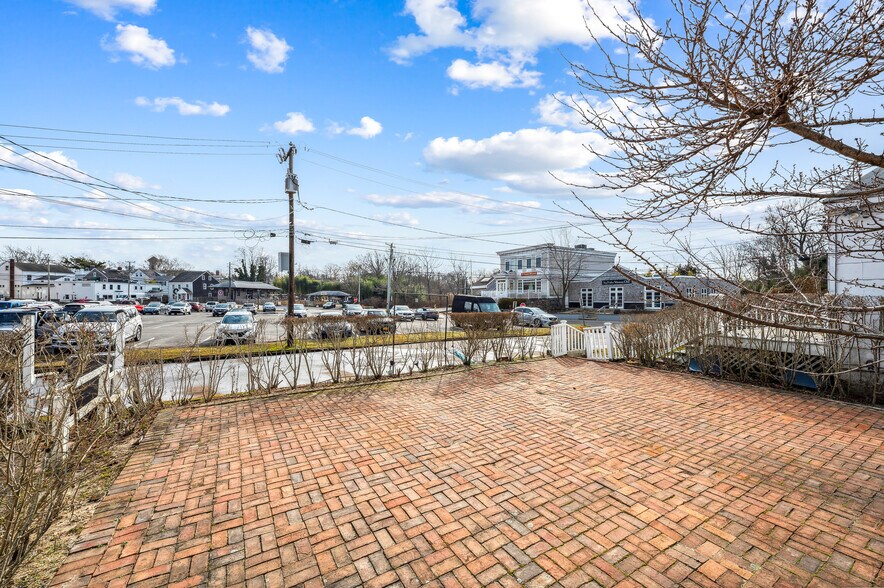 More Photos Of 23 Bridge St, Sag Harbor Freestanding For Sale