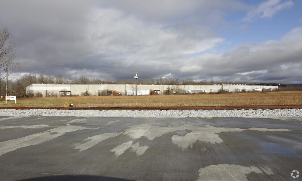More Photos Of 535 Cane Creek Industrial Par Rd, Fletcher Distribution For Lease