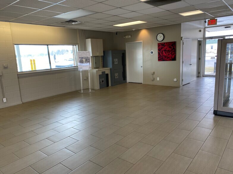 More Photos Of 11293 Torrey Rd, Fenton Storefront Retail Office For Sale