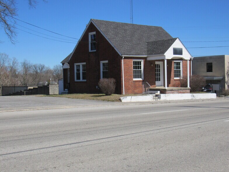 More Photos Of 202 W Morford St, McMinnville General Retail For Sale