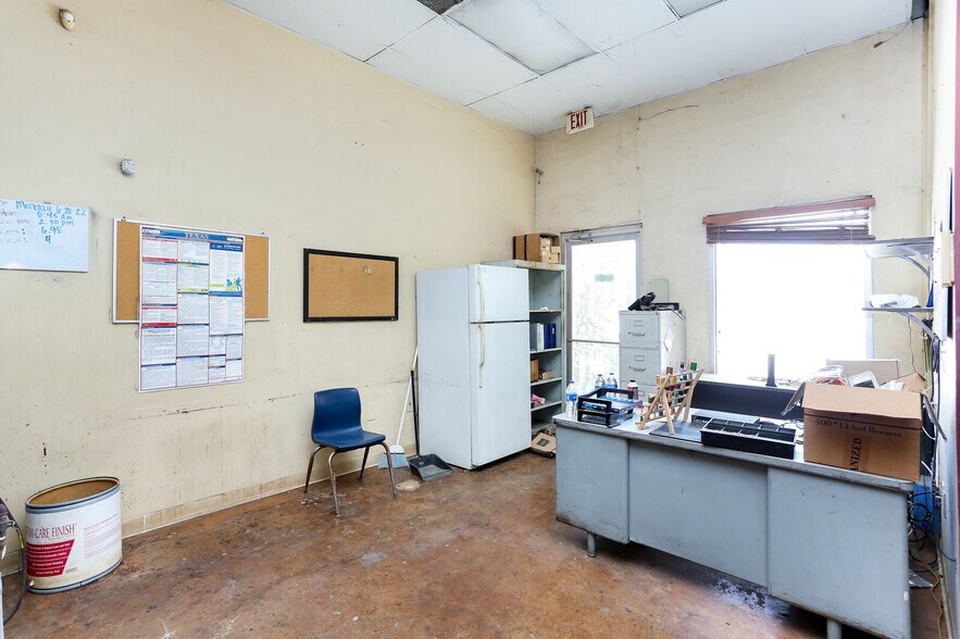 More Photos Of 9262 Culebra Rd, San Antonio Storefront Retail Office For Sale