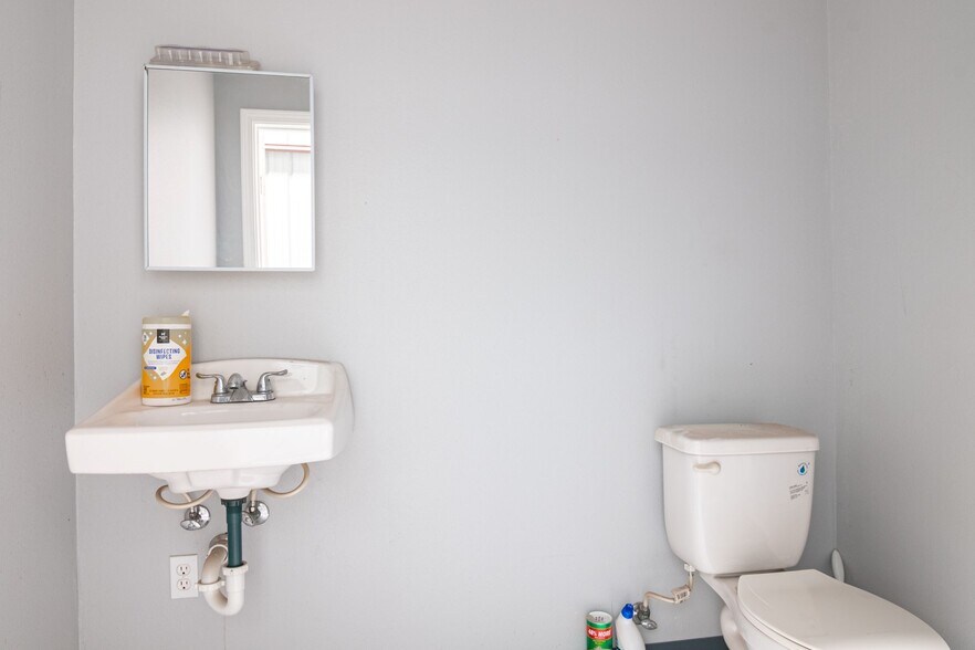 More Photos Of 8409 W Interstate 20, Midland Research And Development For Lease