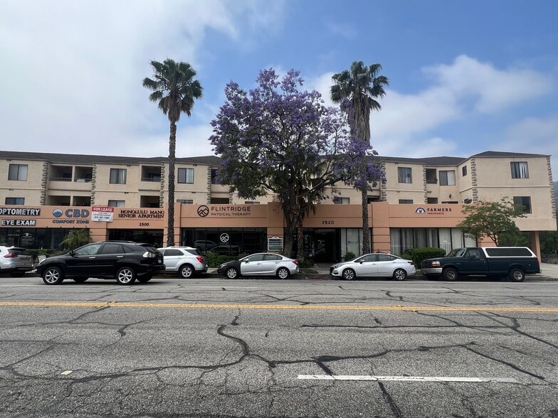 More Photos Of 2490-2520 Honolulu Ave, Montrose Apartments For Lease