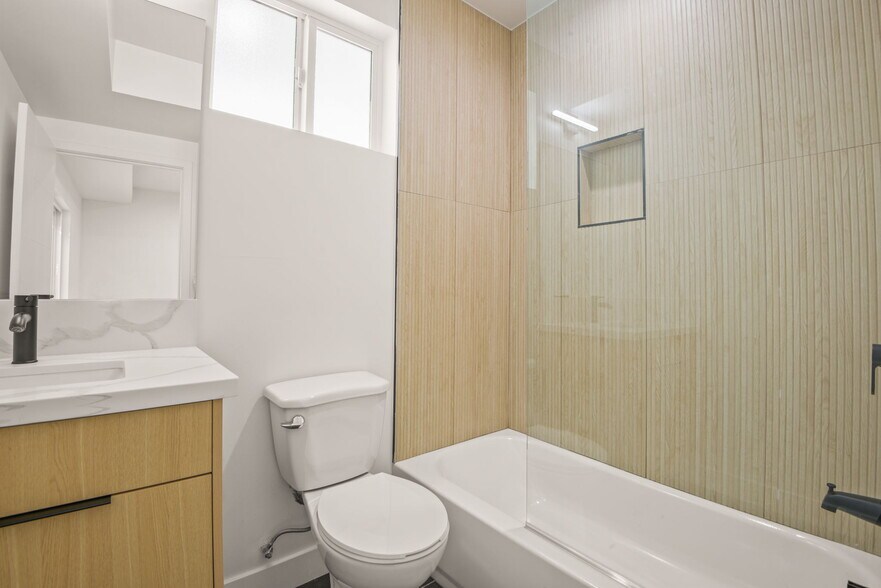 More Photos Of 1709 S Burnside Ave, Los Angeles Apartments For Sale