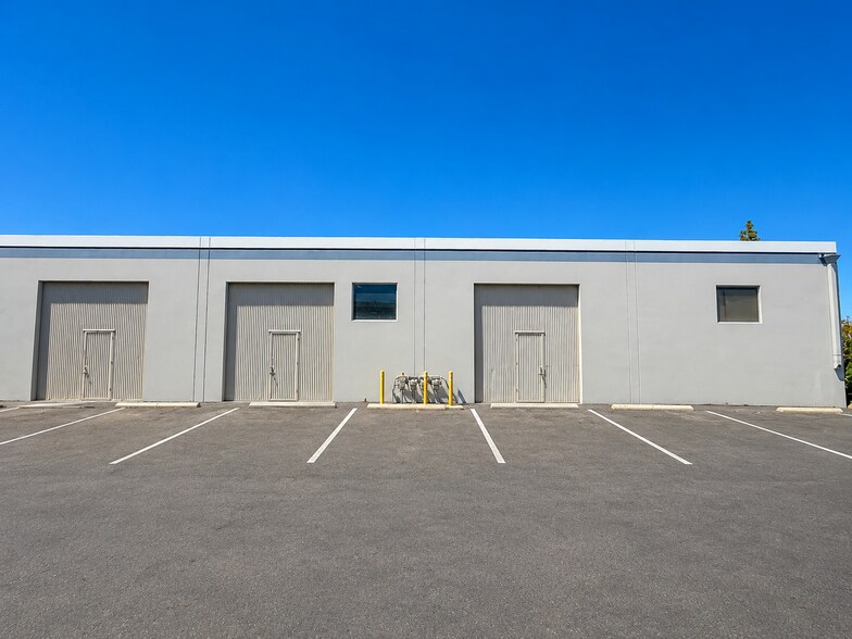 More Photos Of 9035 Eton Ave, Canoga Park Unknown For Lease