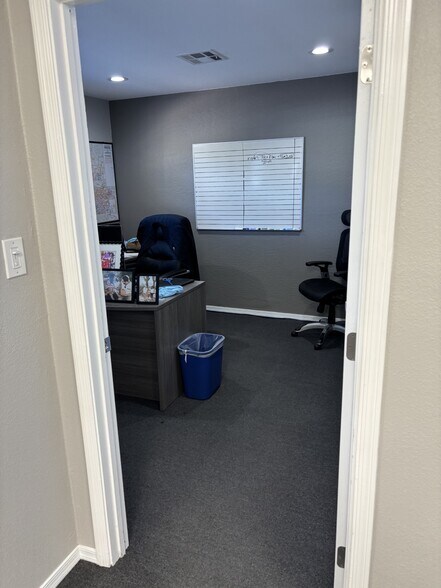 More Photos Of 2814 W Northern Ave, Phoenix Office For Sale