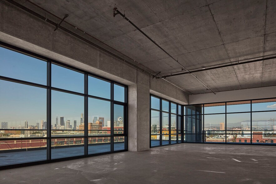 More Photos Of 2130 Violet St, Los Angeles Office For Lease