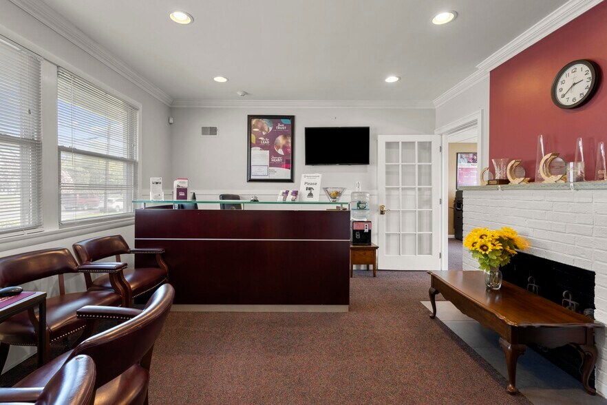 More Photos Of 158 East Ave, Norwalk Office For Lease