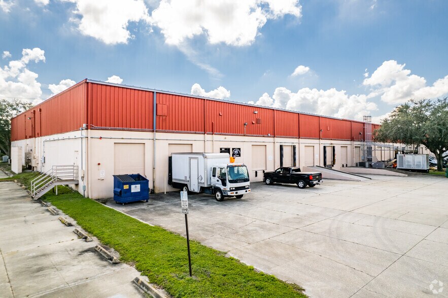 More Photos Of 975 Florida Central Pky, Longwood Unknown For Lease